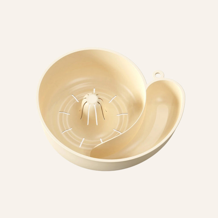 Snail-shaped spin vegetable washing basket